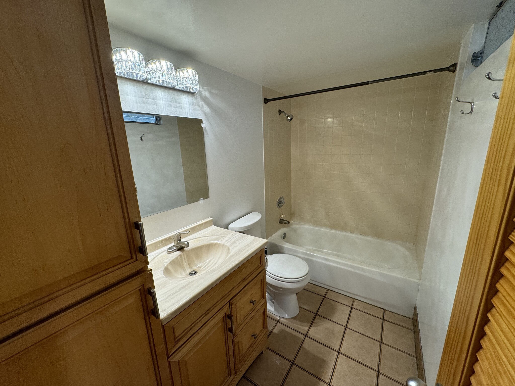 Bathroom - 350 Aoloa St