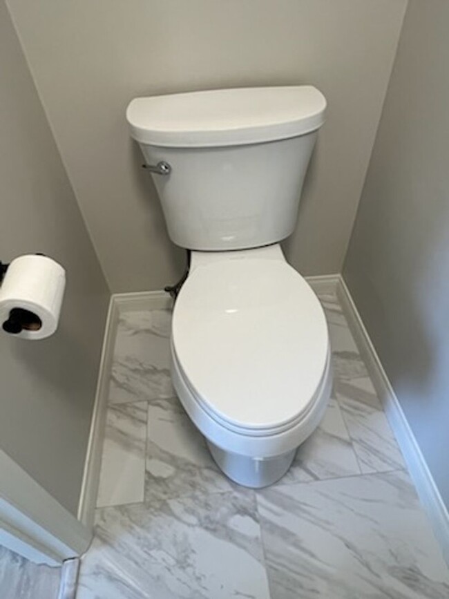 Building Photo - Luxurious Townhouse Located in the exclusi...