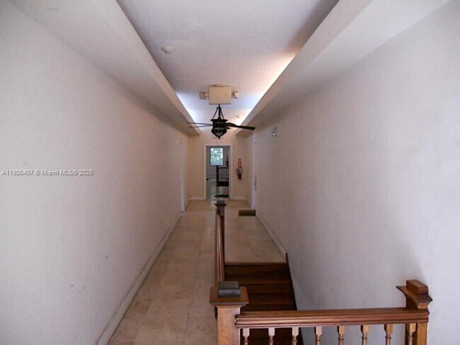 Building Photo - 223 Calabria Ave