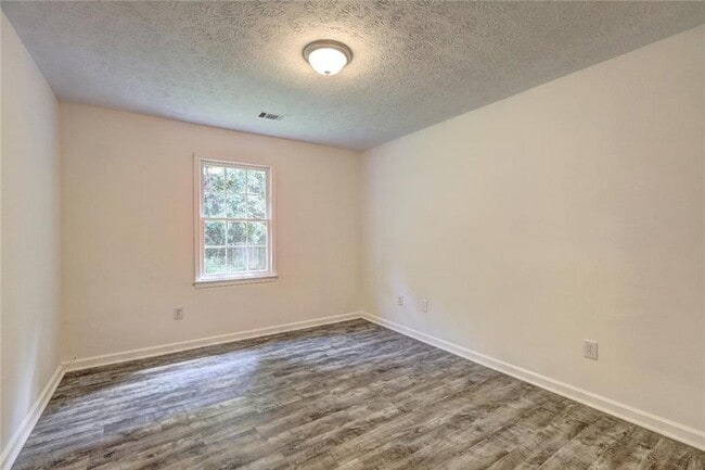 Building Photo - 9166 Tara Dr SW