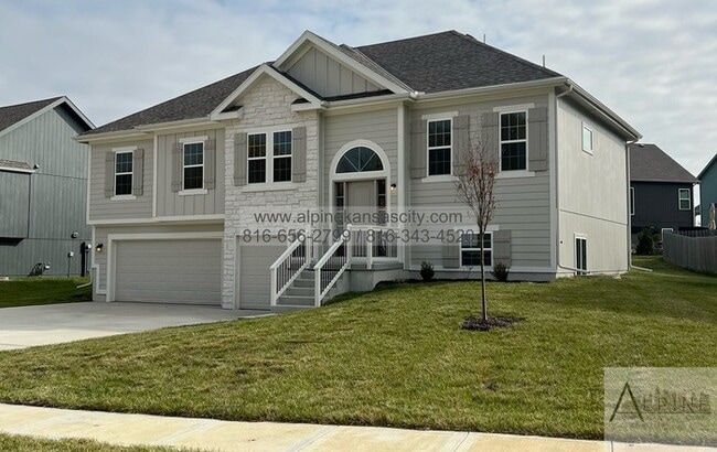 Building Photo - Spacious New Home in Quail Valley, Liberty Schools
