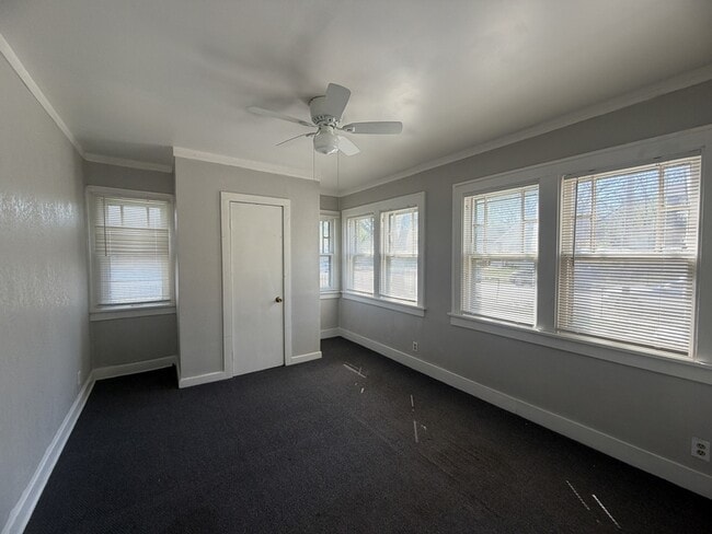 Building Photo - 5801 Wabash Ave