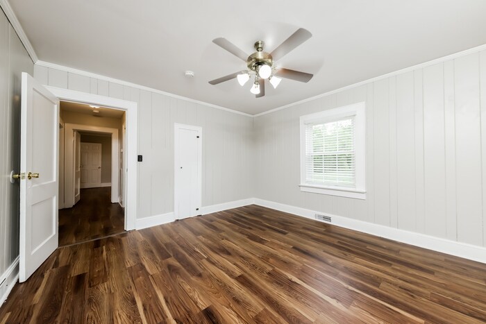 Building Photo - 3030 Walnut Ave