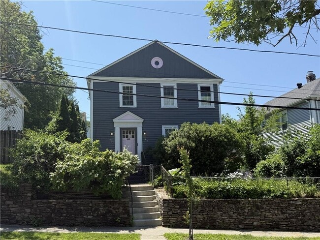 Building Photo - 45 Rochambeau Ave