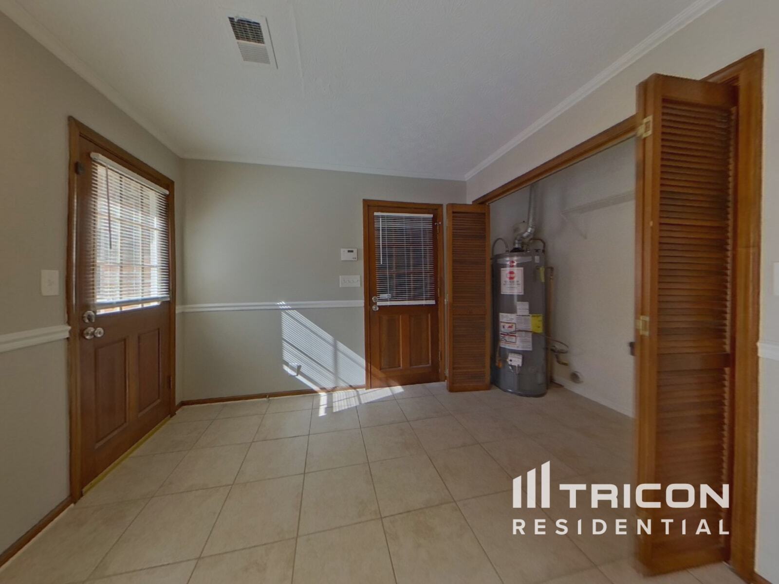 Building Photo - 5823 Williamsburg Dr NW