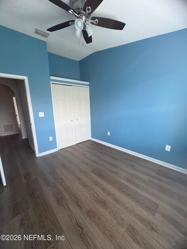 Building Photo - 607 Crystal Way