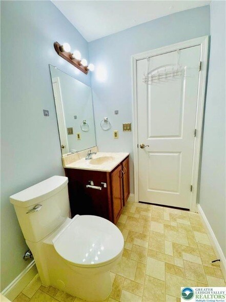 Building Photo - 6945 Hunt Dr