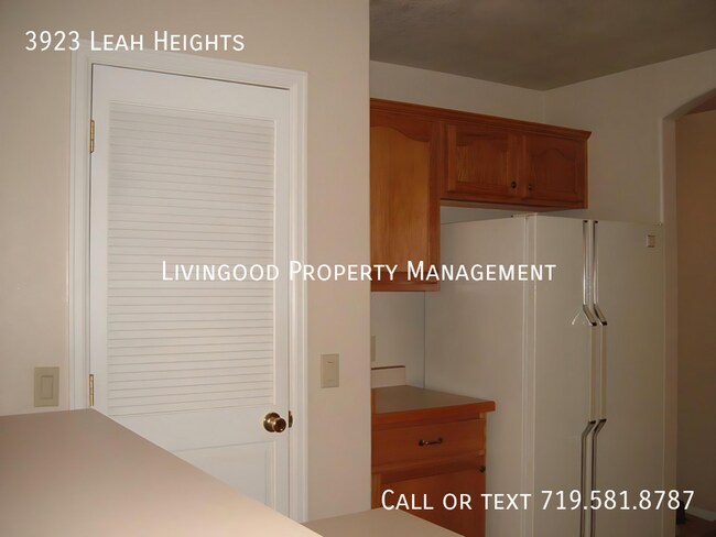 Building Photo - 3923 Leah Heights