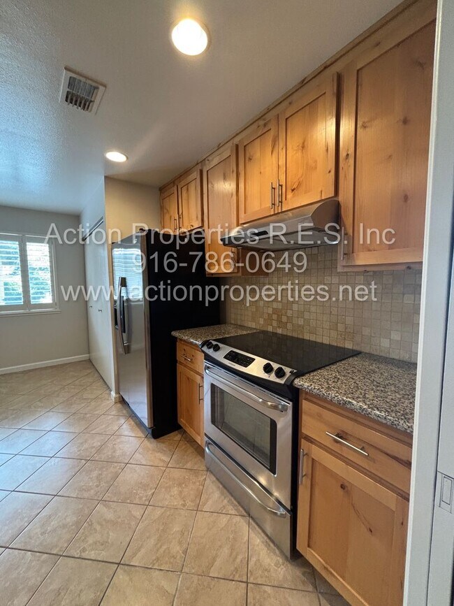 Building Photo - Rocklin 3 Bedroom 2 Bathroom, Single Story...