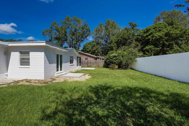 Building Photo - 1040 Dorado Dr