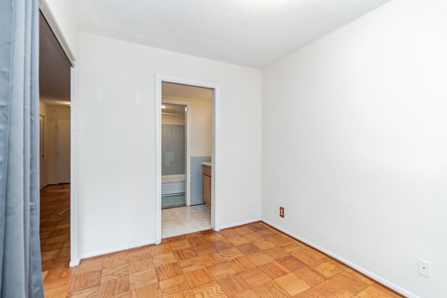 Building Photo - 1420 N Street NW #605