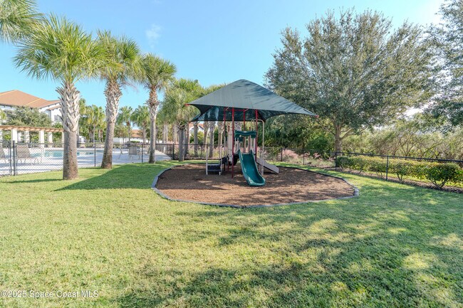 Building Photo - 2453 Rodina Dr