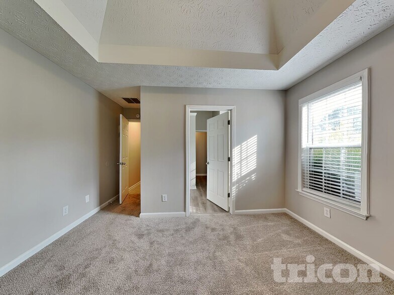 Building Photo - 170 Orchard View