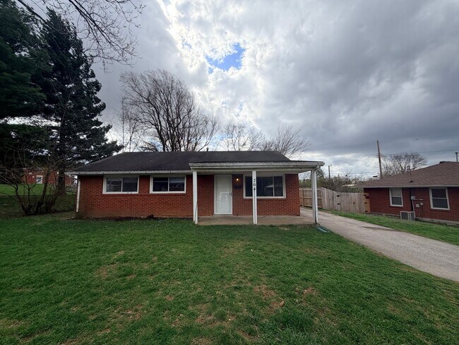 Building Photo - 204 Mandalay Rd