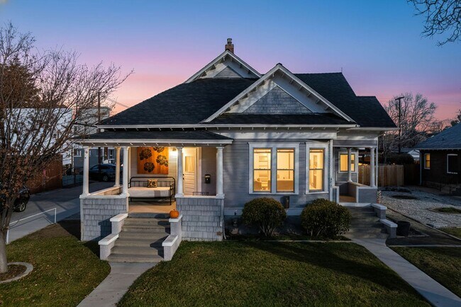 Primary Photo - 331 Roberts St