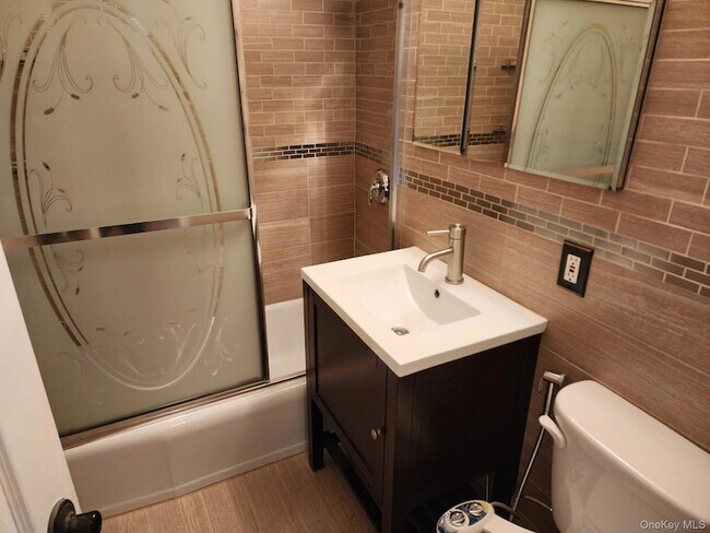 Building Photo - 61-15 98th St