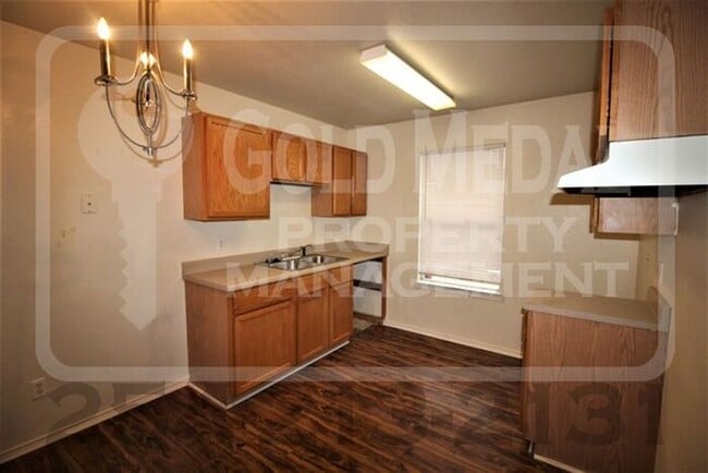 Building Photo - 1101 Horizon Dr