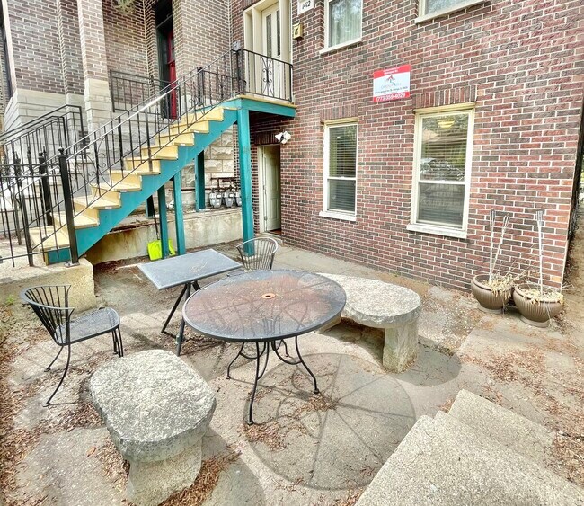 Building Photo - 1412 W Flournoy St