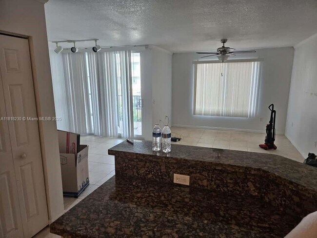 Building Photo - 207 Villa Cir