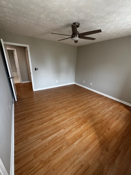 Building Photo - 5012 Top Cat Ct