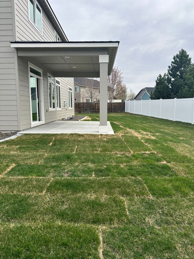 Building Photo - Alderbrook Homes, New Construction, XL Home for Rent!