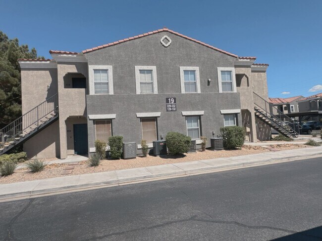 Building Photo - 10245 S Maryland Pkwy