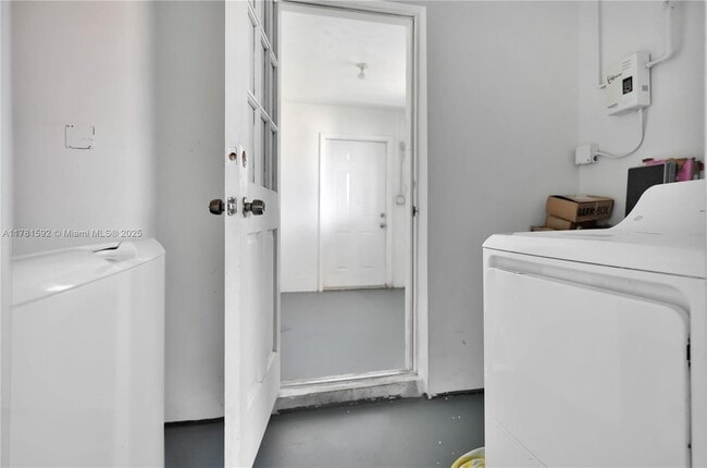 Building Photo - 30100 SW 168th Ct