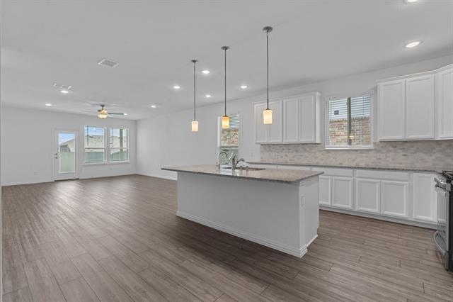 Building Photo - 1209 Bonsmara Dr