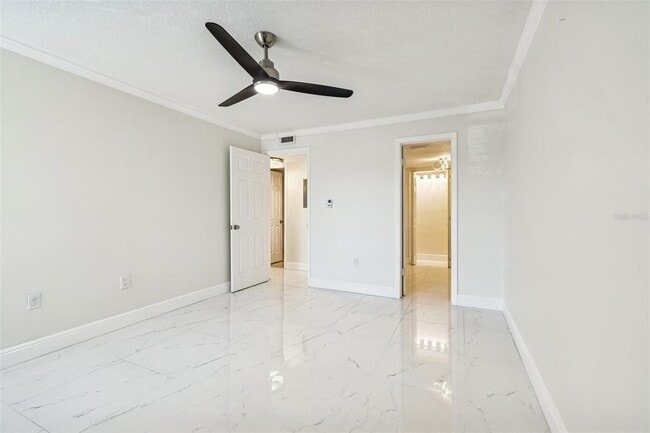 Building Photo - 2302 S Manhattan Ave