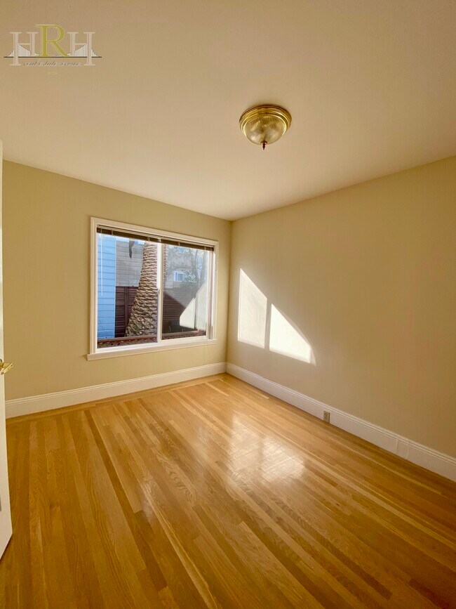 Bedroom - 1562 Dolores St