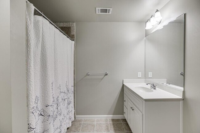 Building Photo - 4537 Grandview Pkwy