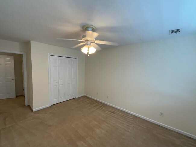 Building Photo - 375 Barnsley Dr