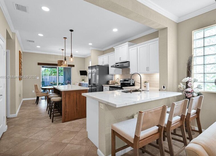 Building Photo - 8986 SW 214th Ter