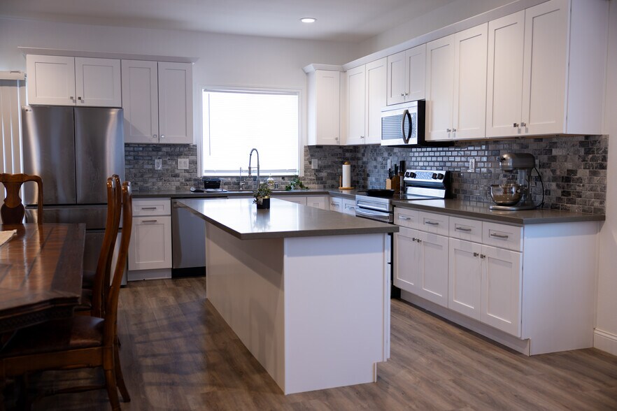 Building Photo - 29365 Kalina Ave