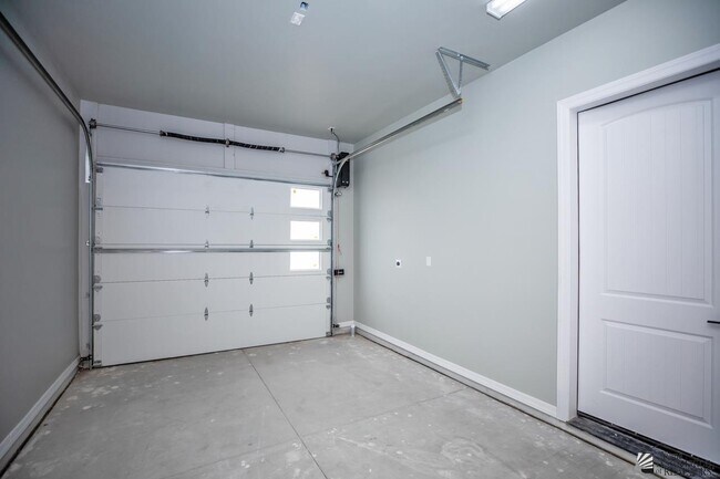 Building Photo - 57 W 2nd St