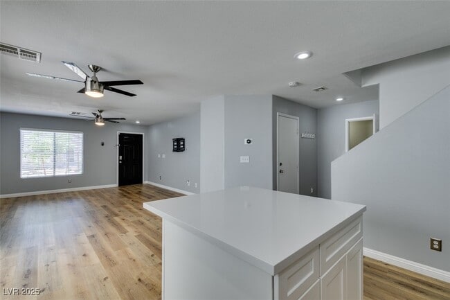 Building Photo - 120 Tansy Ct
