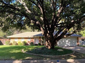 Building Photo - 916 Ridgewood Terrace