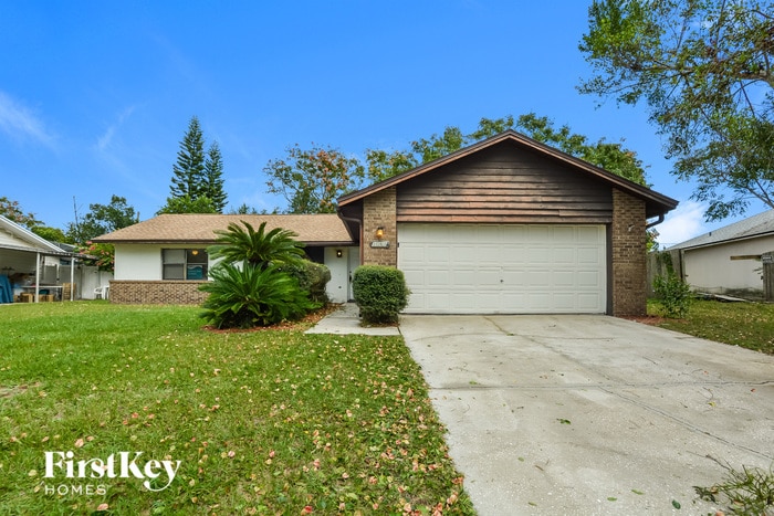 Primary Photo - 1061 W Hancock Dr