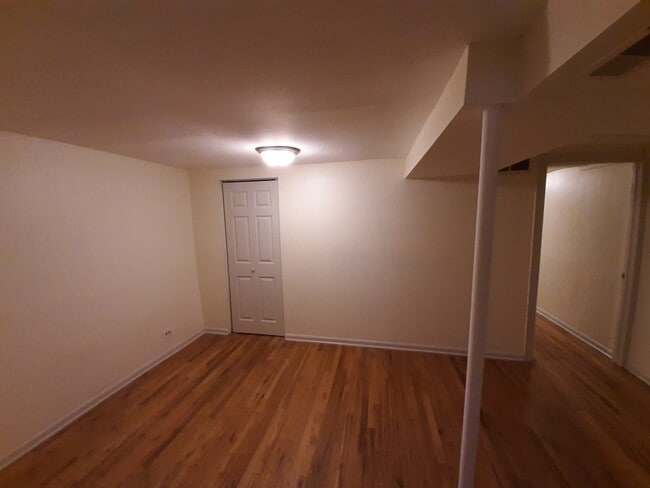 Building Photo - 5118 N Kenmore Ave