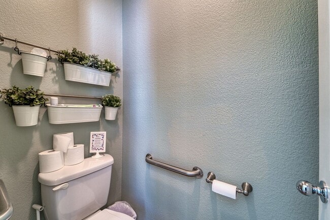 Building Photo - Stunning 4-Bedroom Home in Plumas Lake