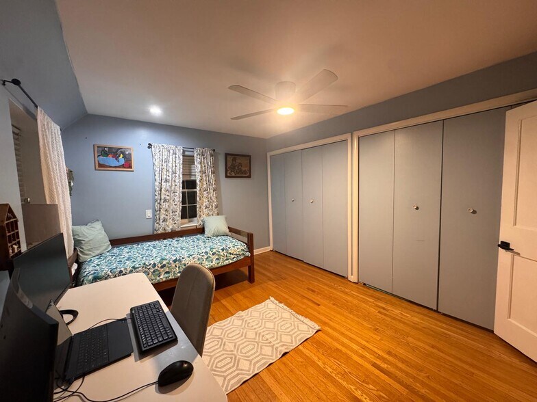 Building Photo - 611 Harvard Rd