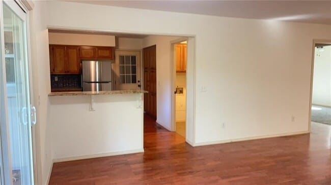 Building Photo - 10 Evans Ln