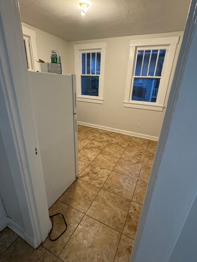 Building Photo - 220 Cedar St