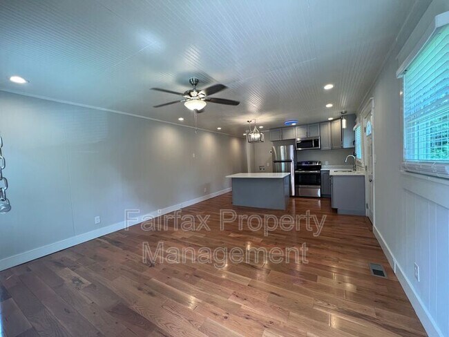 Building Photo - 1210 Gearwood Ave
