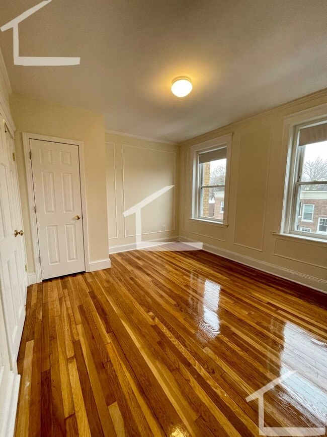 Building Photo - No Brokers Fee, No Security Deposit, Heat, Hot Water Included, Laundry on a Site