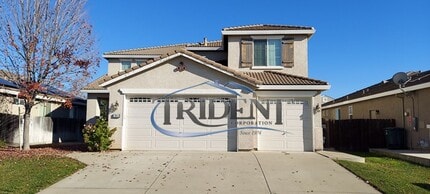 Building Photo - Beautiful 5 bedroom, 3 bath house