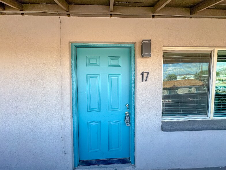 Building Photo - 1110 E Highland Ave