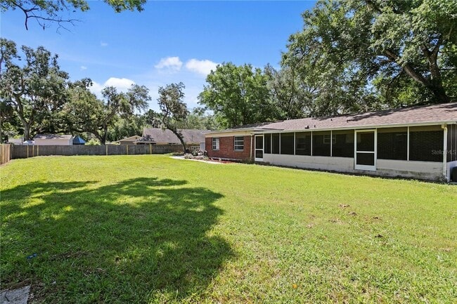 Building Photo - 6928 Greenhill Pl