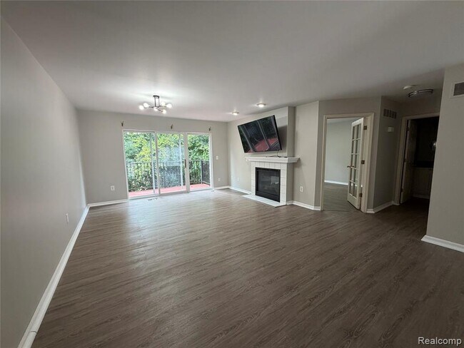 Building Photo - 758 Sandalwood Dr
