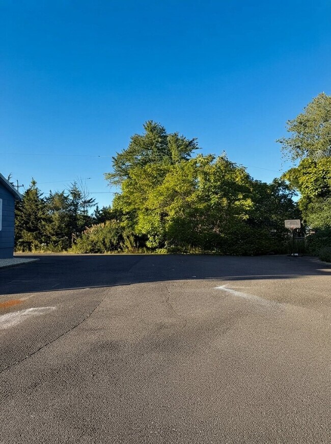 Building Photo - 450 US-9